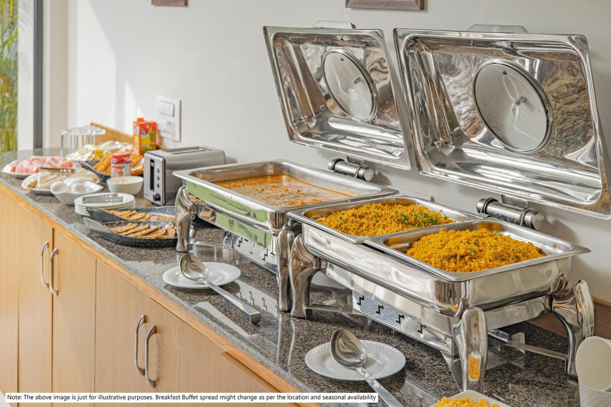Itsy Hotels Rk Palace Vadodara Kültér fotó
